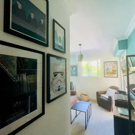 Charming With Garden Apartment