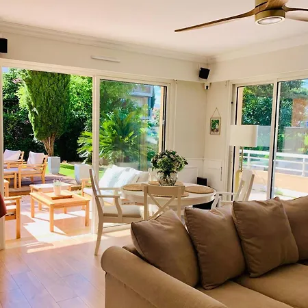 Apartment Charming With Garden