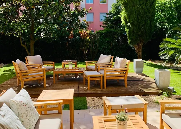 Charming With Garden Apartment